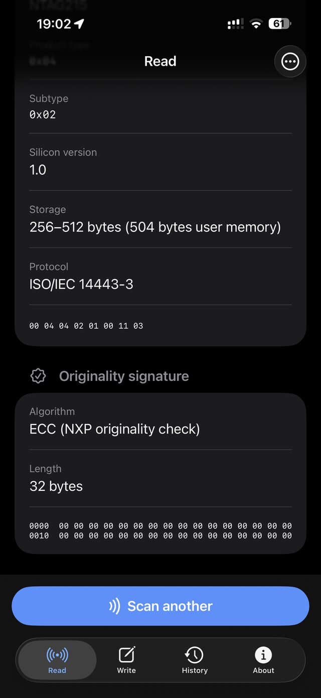 Raw layer view showing silicon version, storage, protocol, NXP originality signature and a hex dump