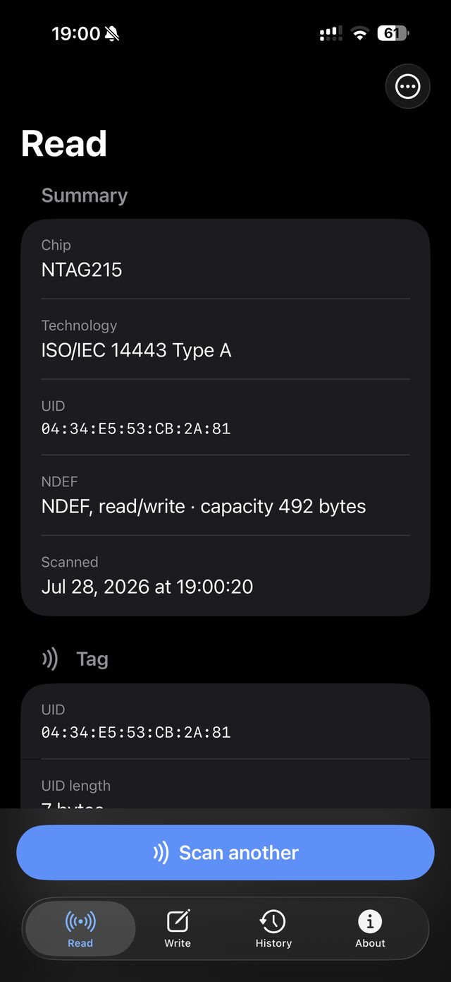 AvitaNFC on iPhone showing a scanned NTAG215 tag: chip, technology, UID and NDEF capacity